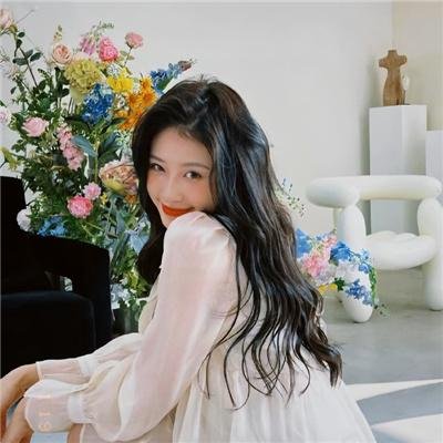 埃莱扎·施莱辛格：战妆